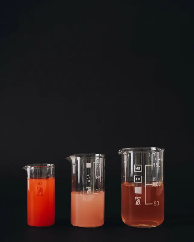 Glass tubing and measured liquid